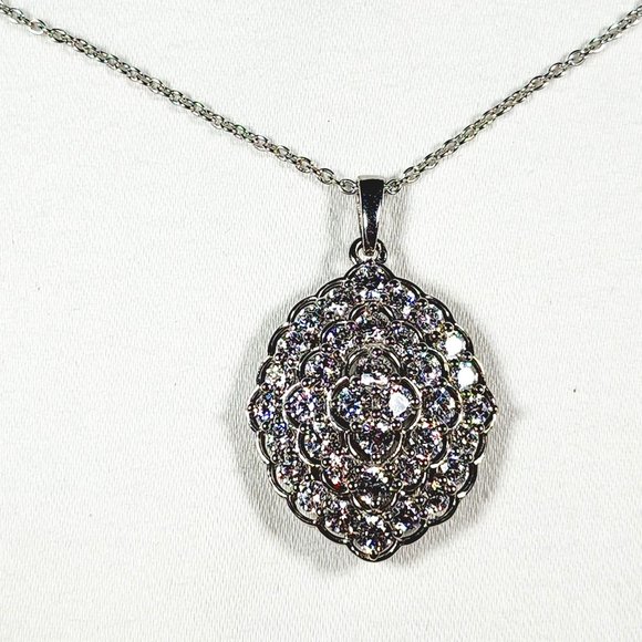 AAA finest Cubic Zirconia cluster pendant necklace (21 in) 5.50 cts in Plat/925 - Picture 1 of 4